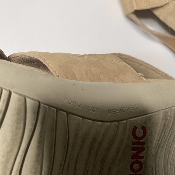 Vionic Womens Sz 8 Wide Eira Beige Tan Leather Hook And Loop Slingback S… - Picture 7 of 8